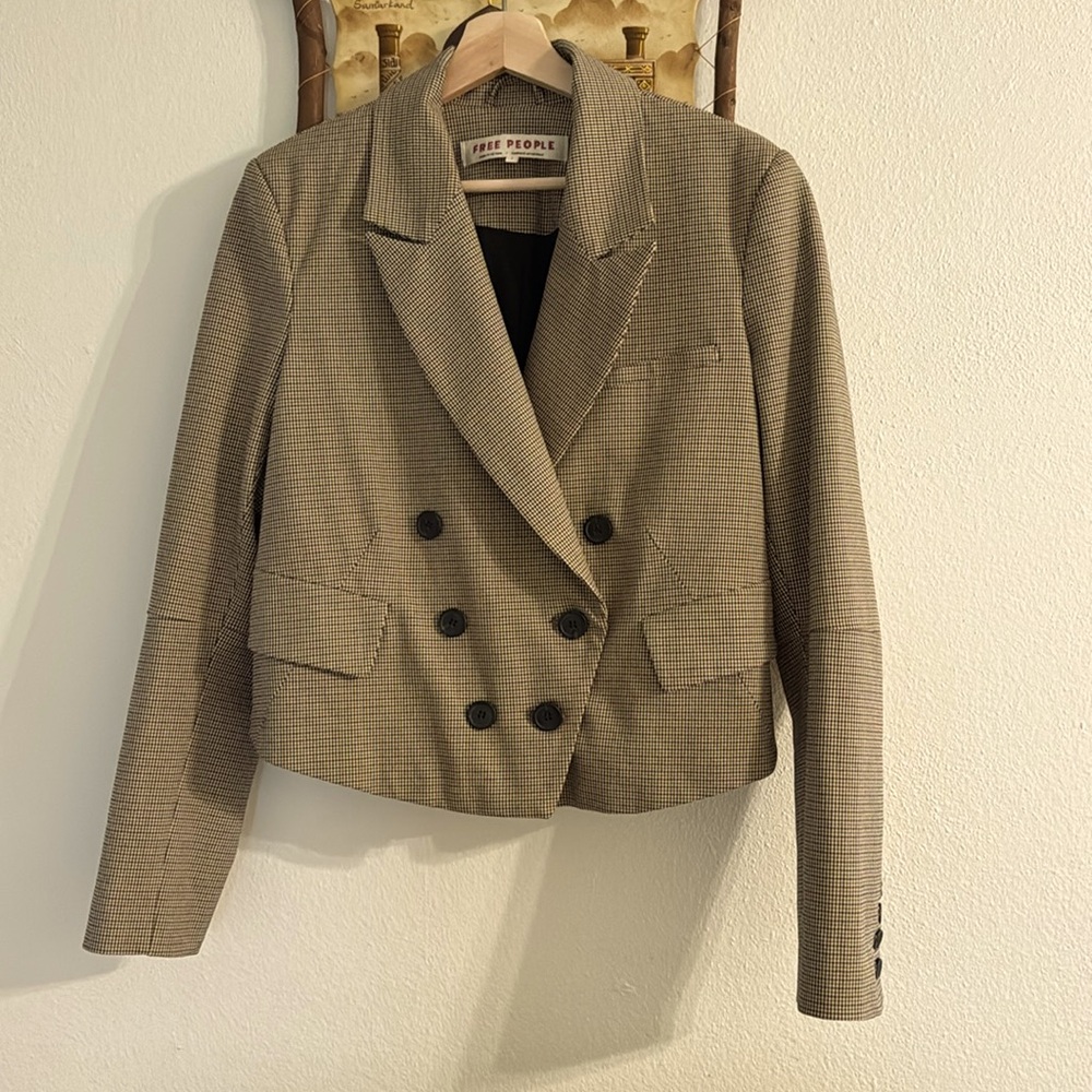 Brand: Free People
Jacket, Size small (runs large, fits as a medium)